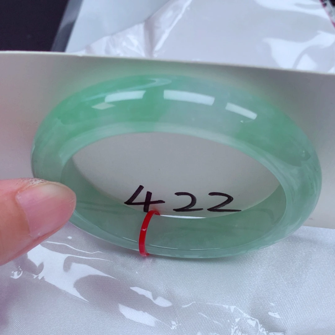 翡翠手镯未镶嵌翡翠