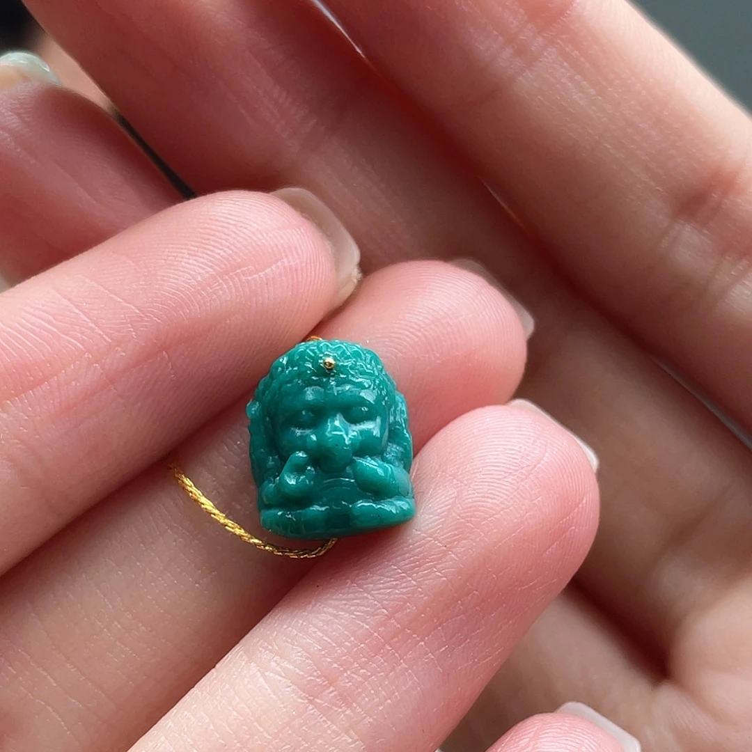 绿松石未镶嵌颈饰