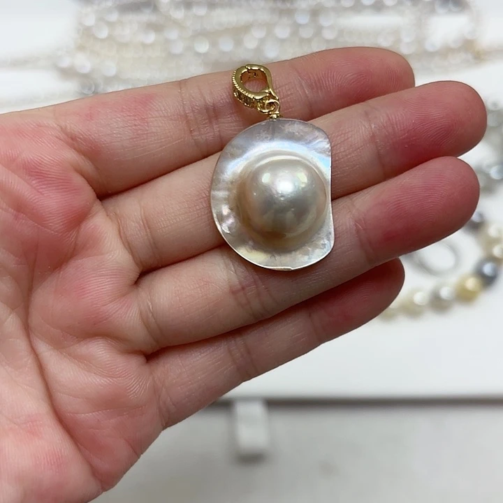 颈饰拼合珍珠（马贝珠）未镶嵌