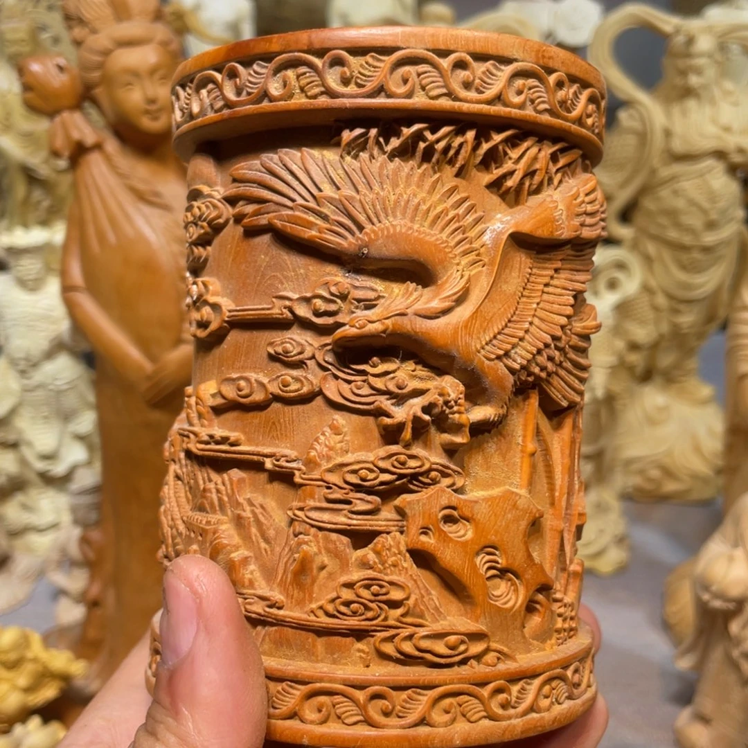 黄杨木瑕疵做旧大展鸿图笔筒