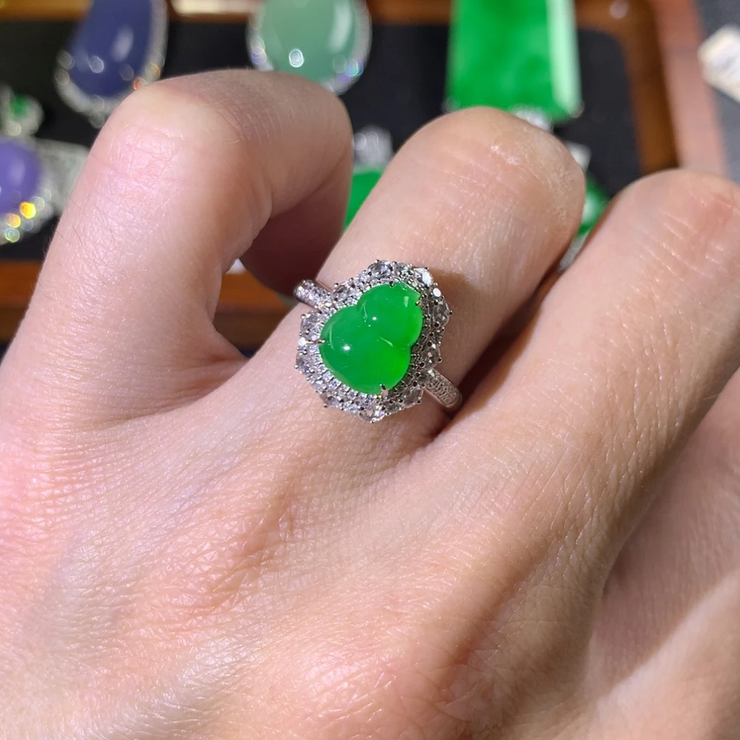 翡翠18K金镶嵌戒指翡翠