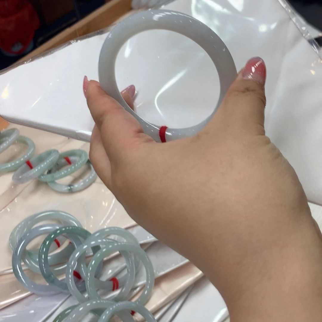 翡翠手镯未镶嵌买断