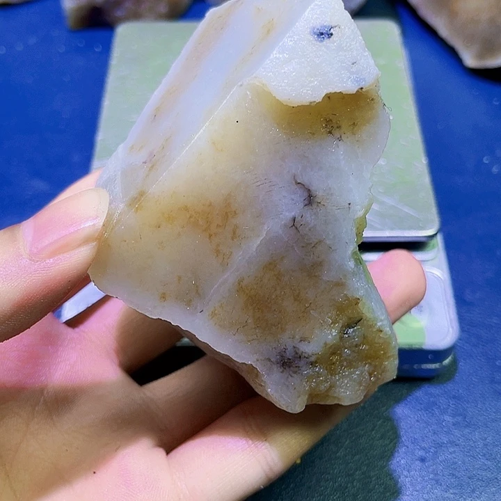 未镶嵌和田玉（糖玉）珠宝半成品