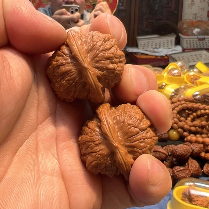 文玩核桃把件血麒麟