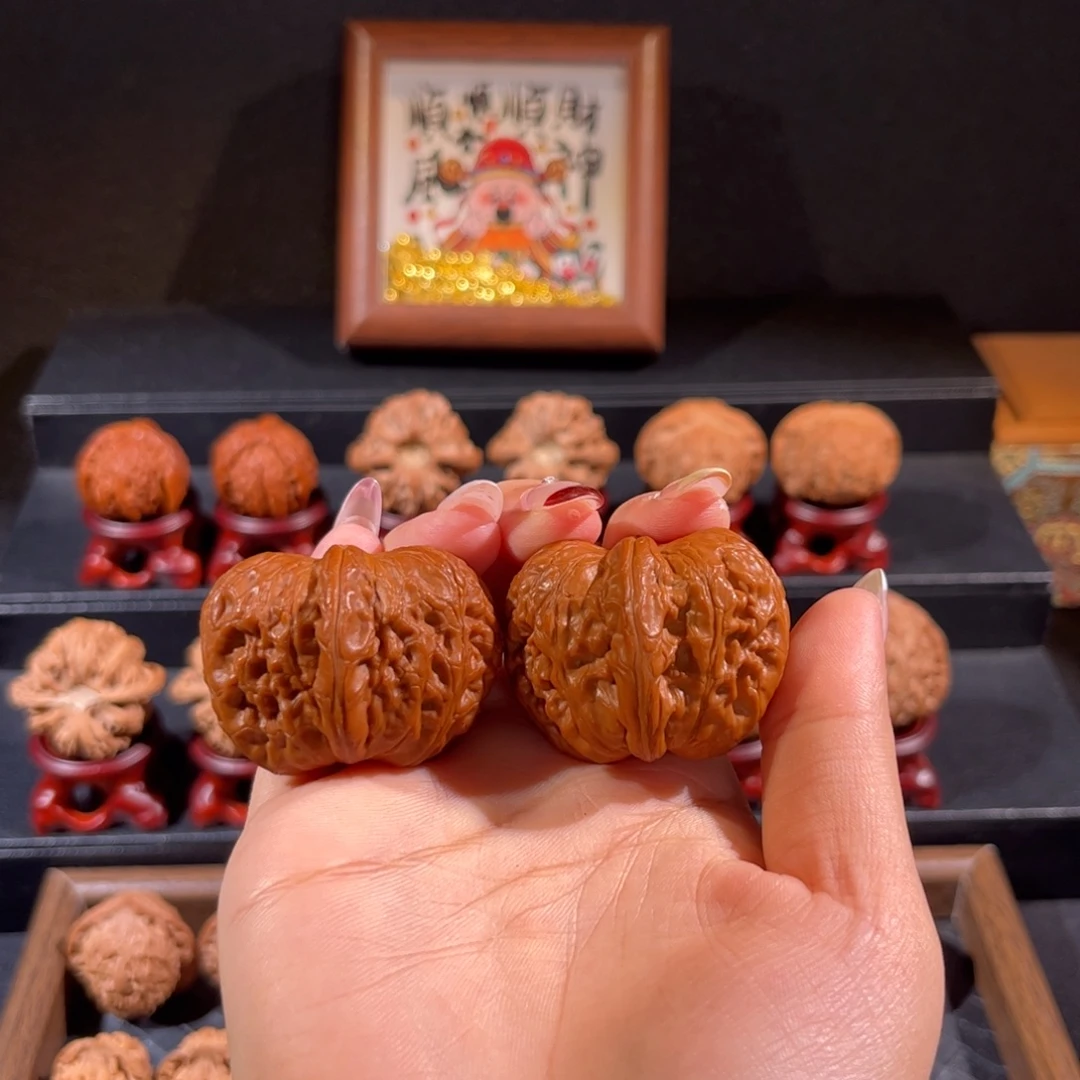 用***8文玩核桃把件元宝42