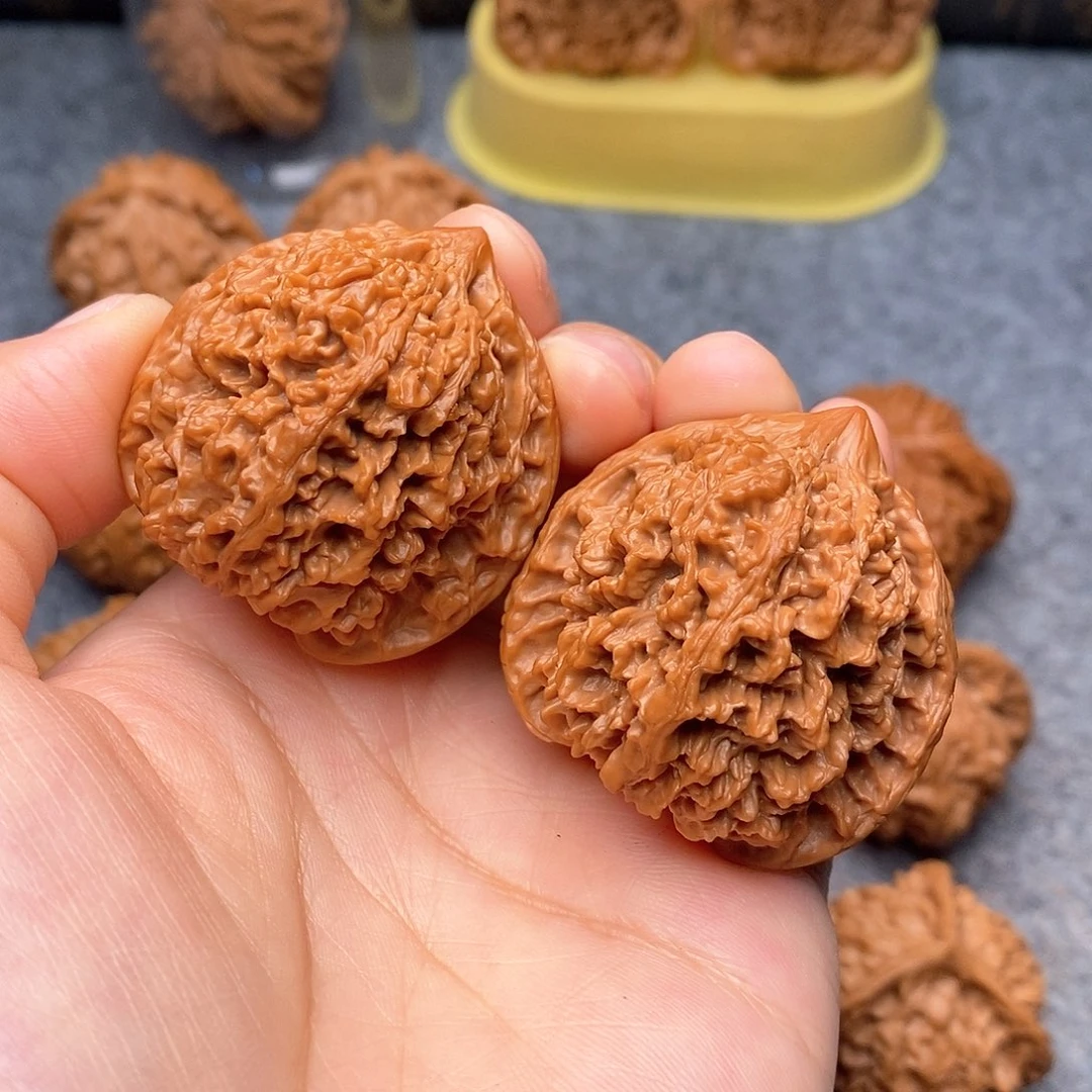 文玩核桃把件桃心满天星40尺红皮