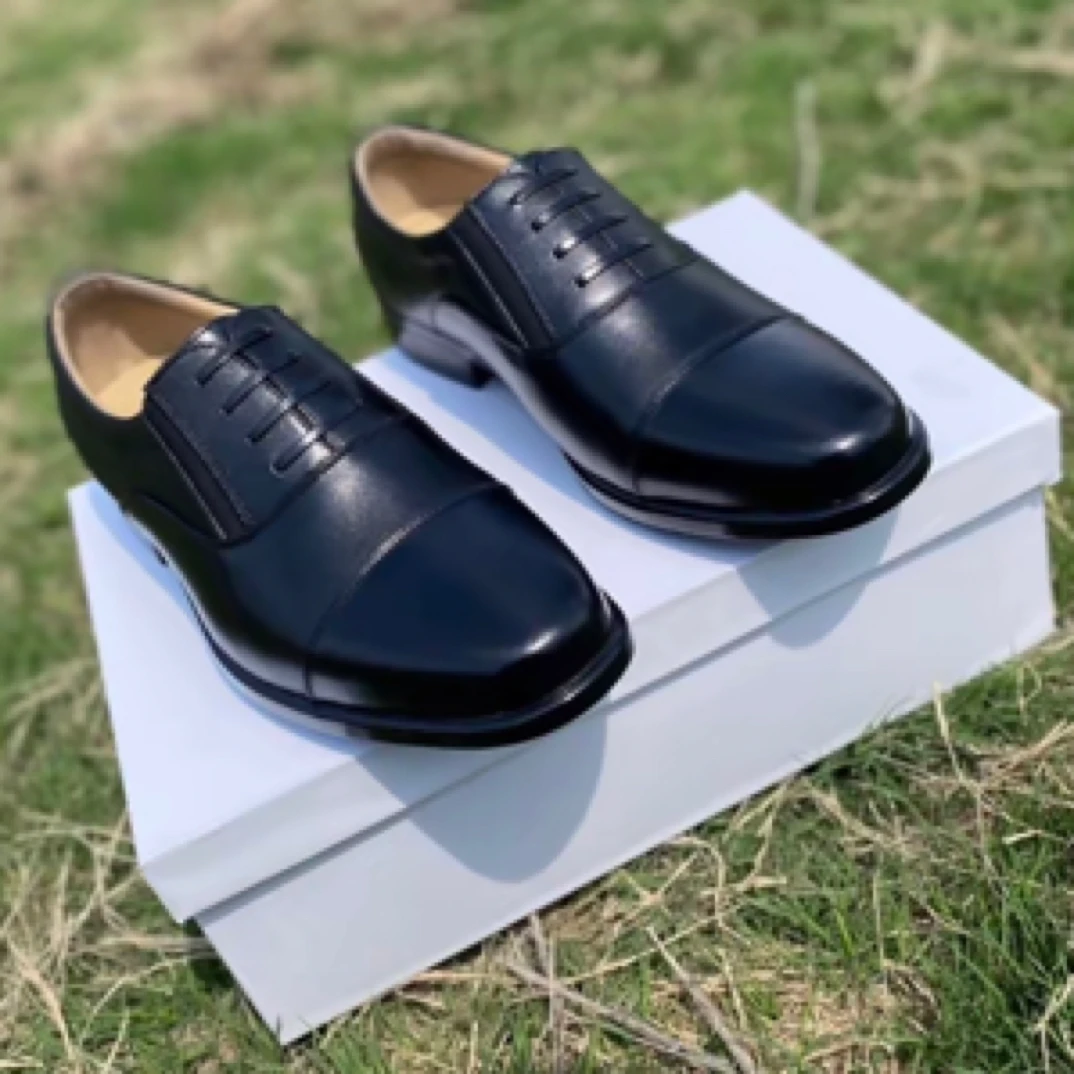 正品皮鞋不闷脚不臭脚，透气性好