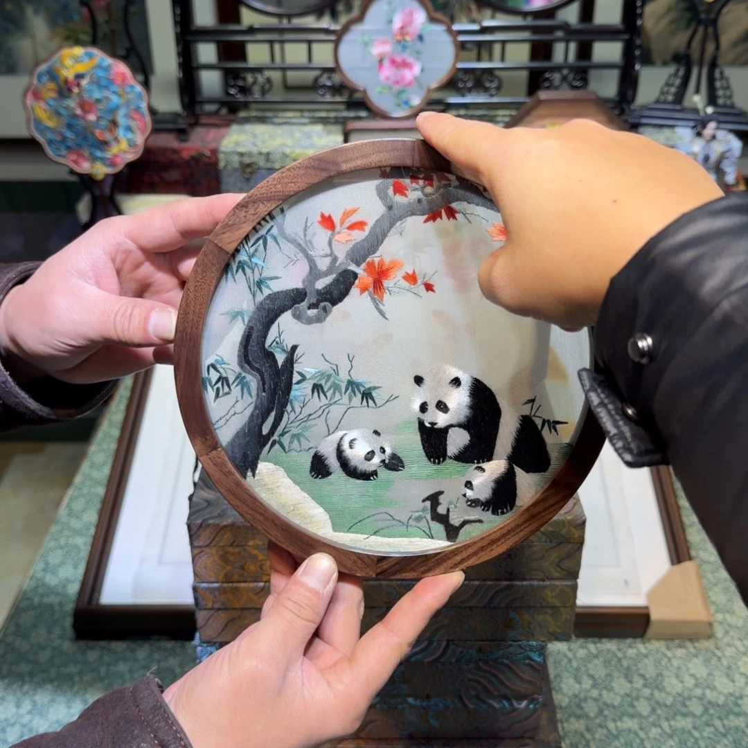 李***白刺绣手工苏绣工艺