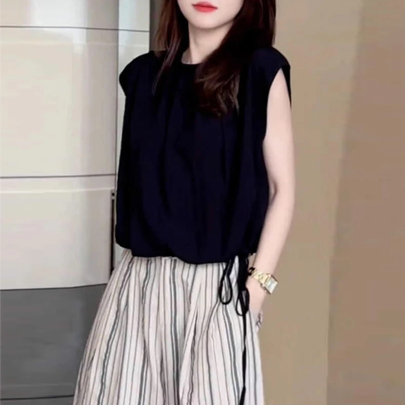 2025年春夏新款爆款设计感时尚气质显瘦百搭无袖圆领衬衫T恤女