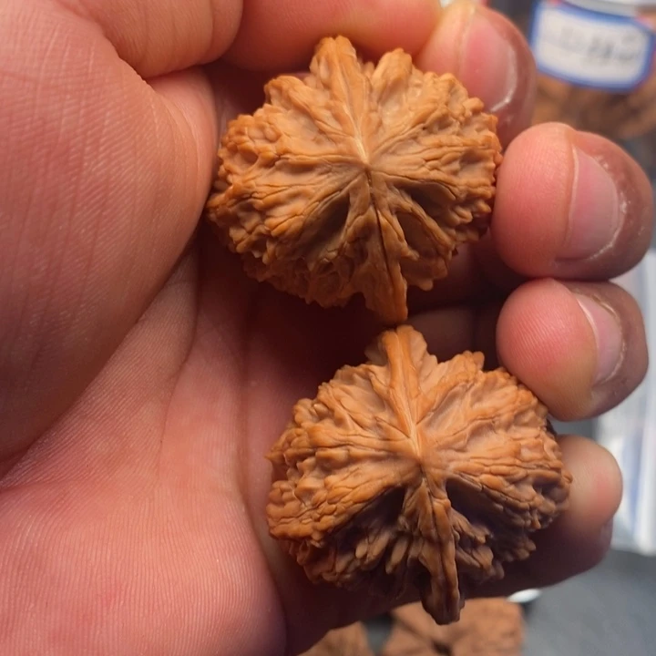 文玩核桃把件血灯笼
