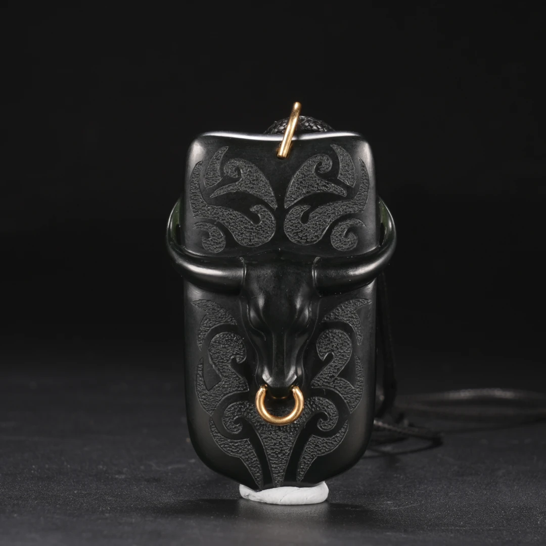 lot11和田玉牛魔王（陈瑞峰）/保利拍卖