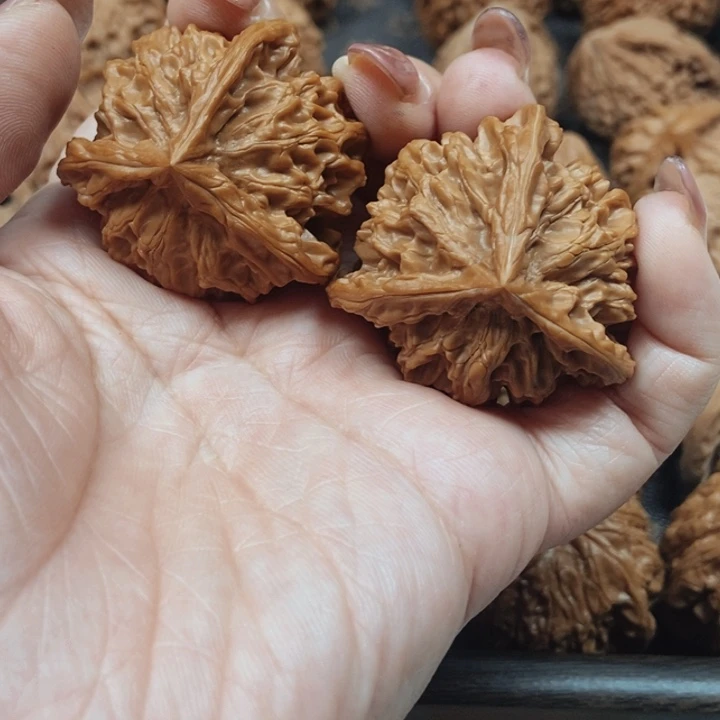 贵***持吊坠文玩核桃盘山三棱