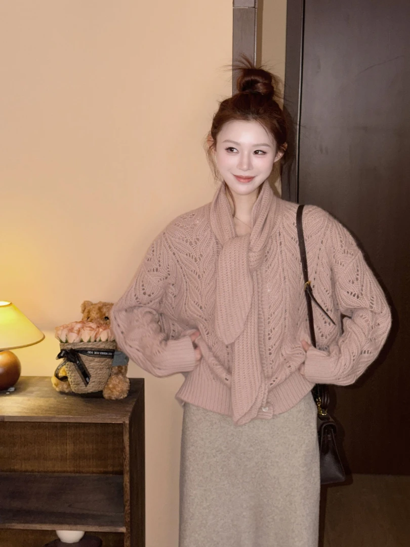 美静在这冬季垂耳兔领口 镂空设计 针织 粉色毛衣XMZH11534