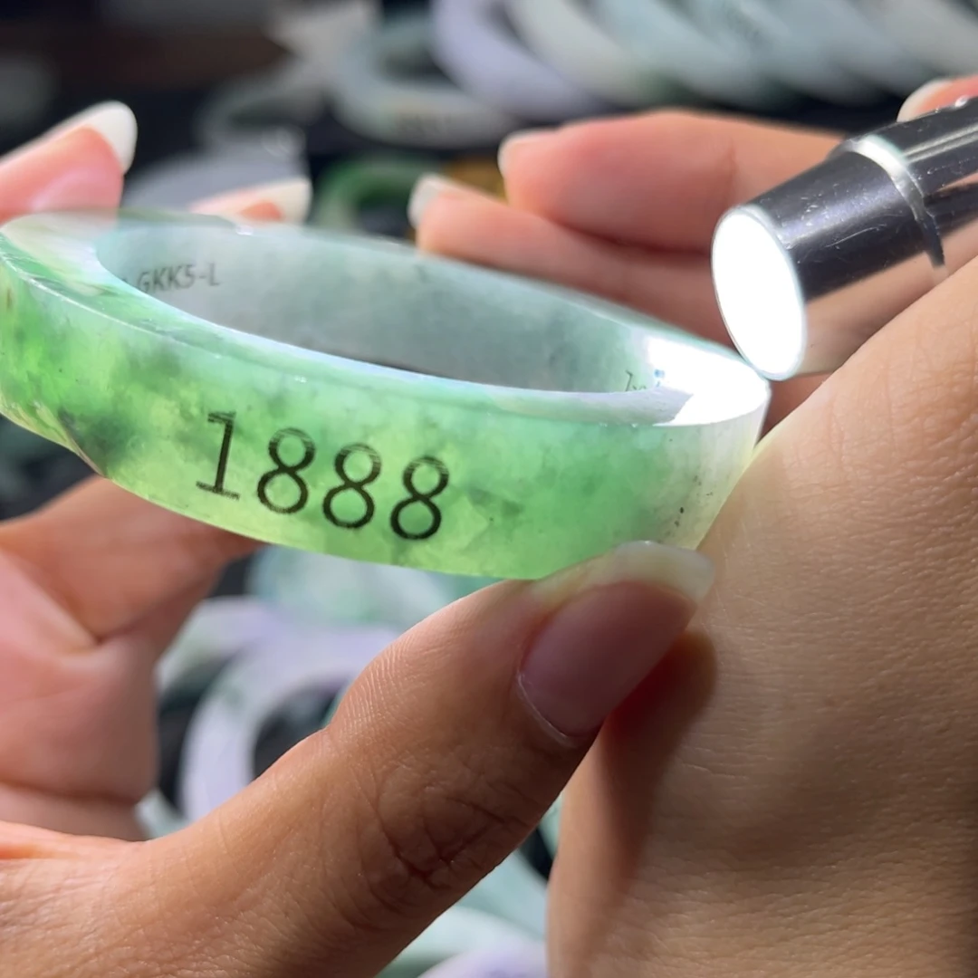 定制翡翠手镯未镶嵌