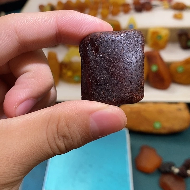 琥珀未镶嵌珠宝奇石
