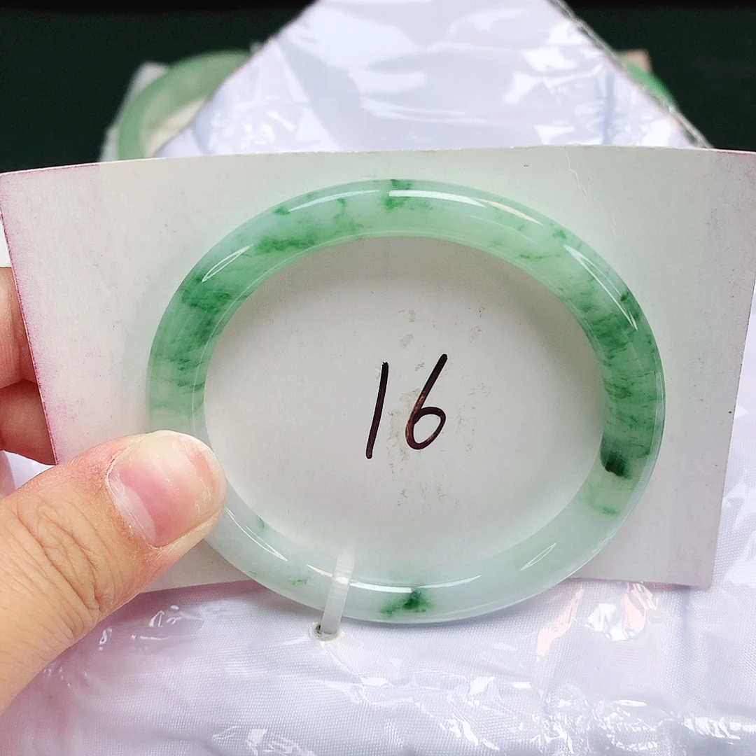 翡翠未镶嵌手镯圆条52