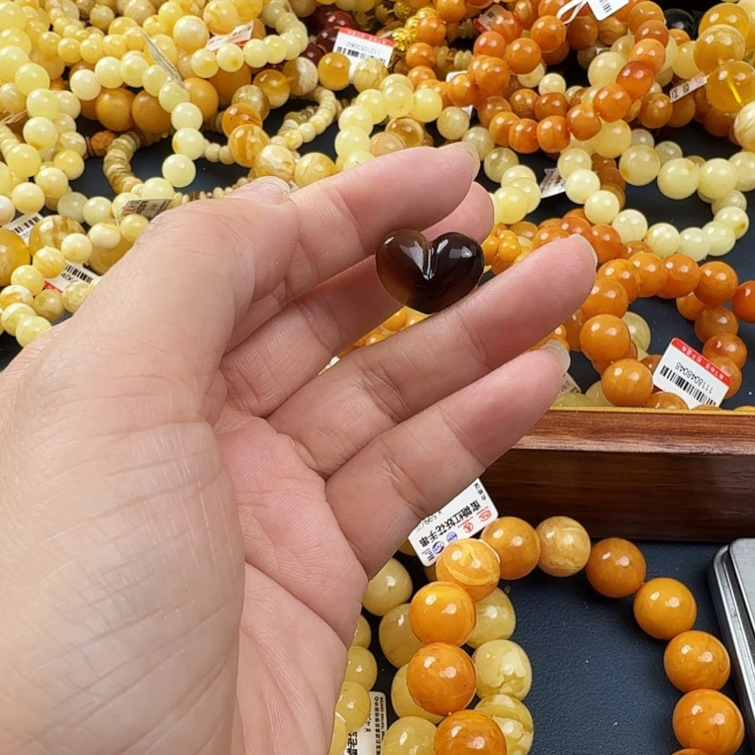 琥珀未镶嵌珠宝奇石