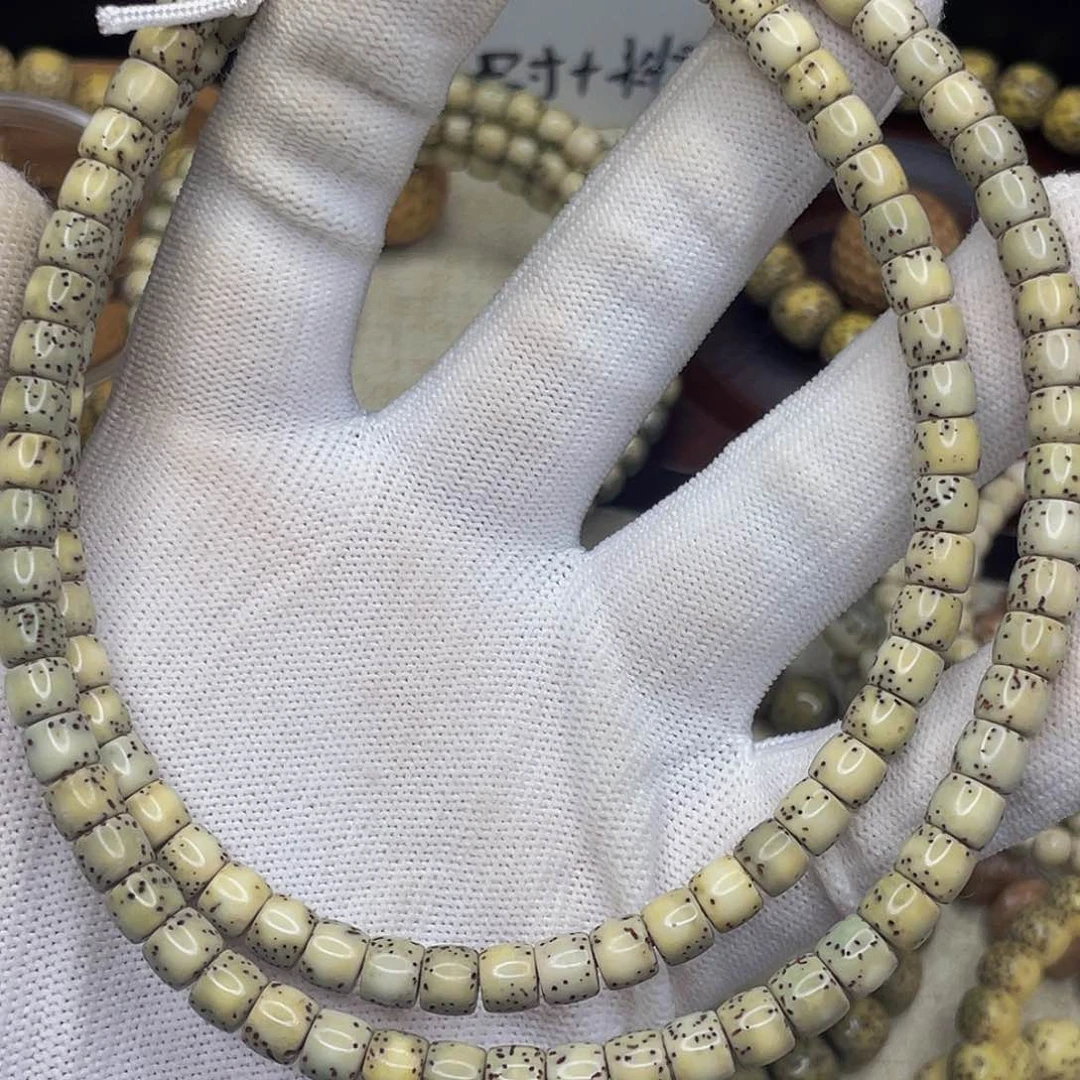 星月菩提吊坠在**么5x6糯化料108