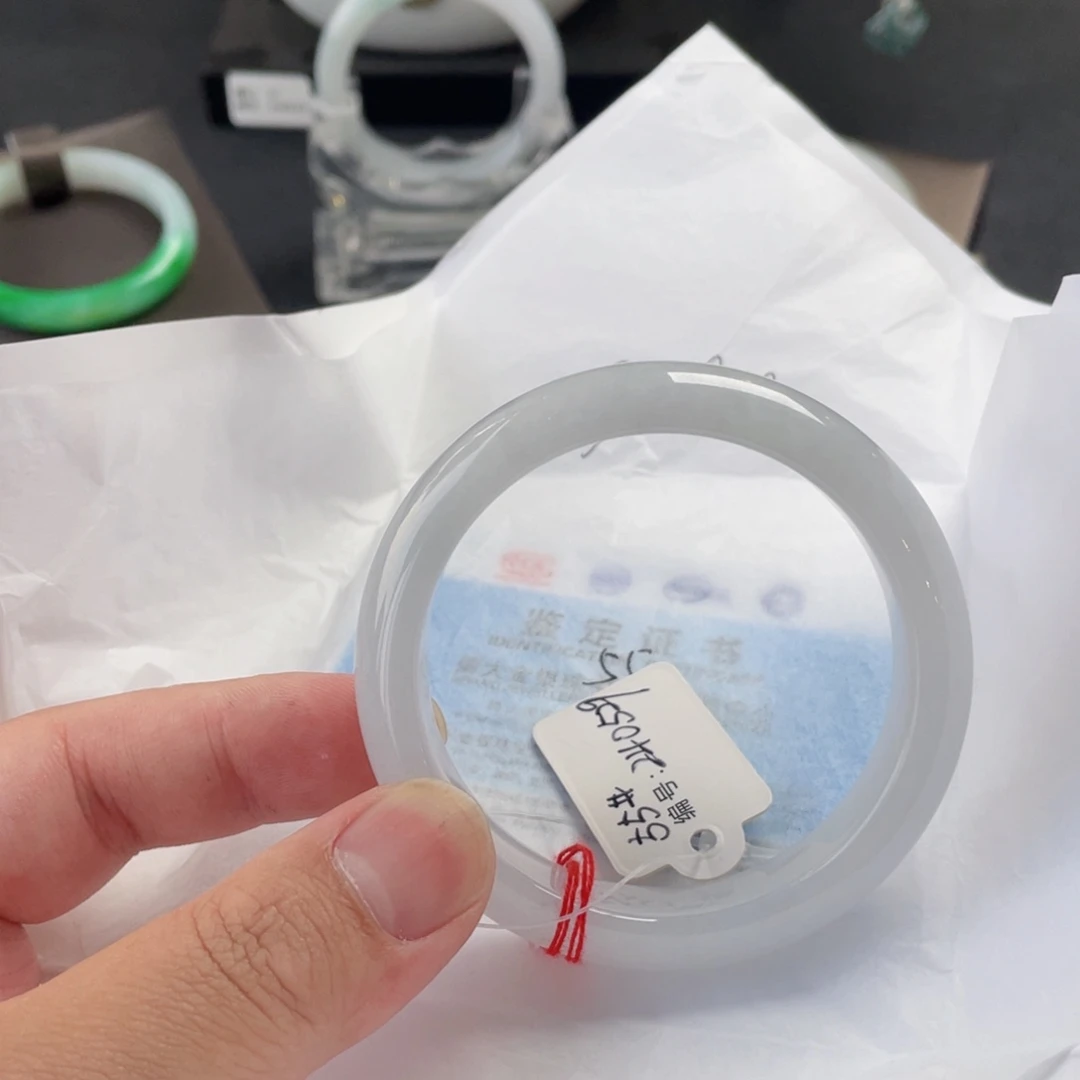 翡翠手镯未镶嵌听*手镯