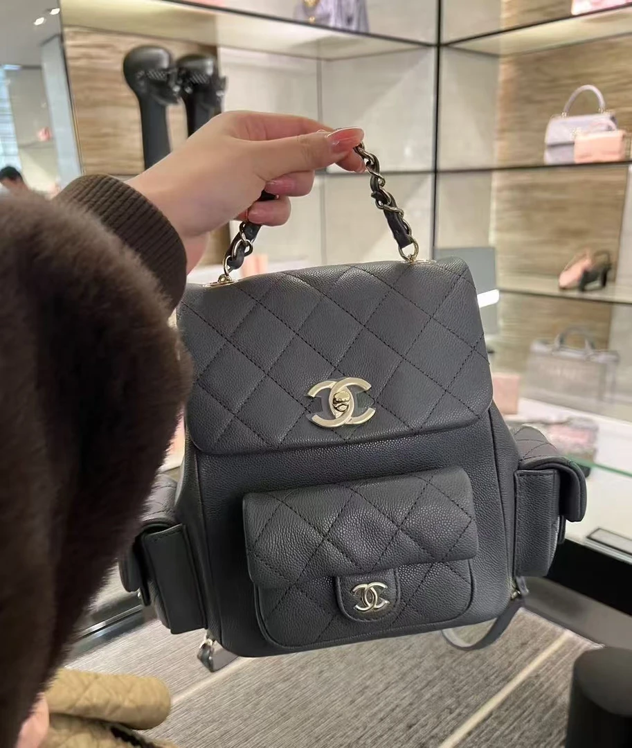 99新 Chanel/香奈儿 灰色金扣荔枝纹Duma双肩包 芯片款 二店