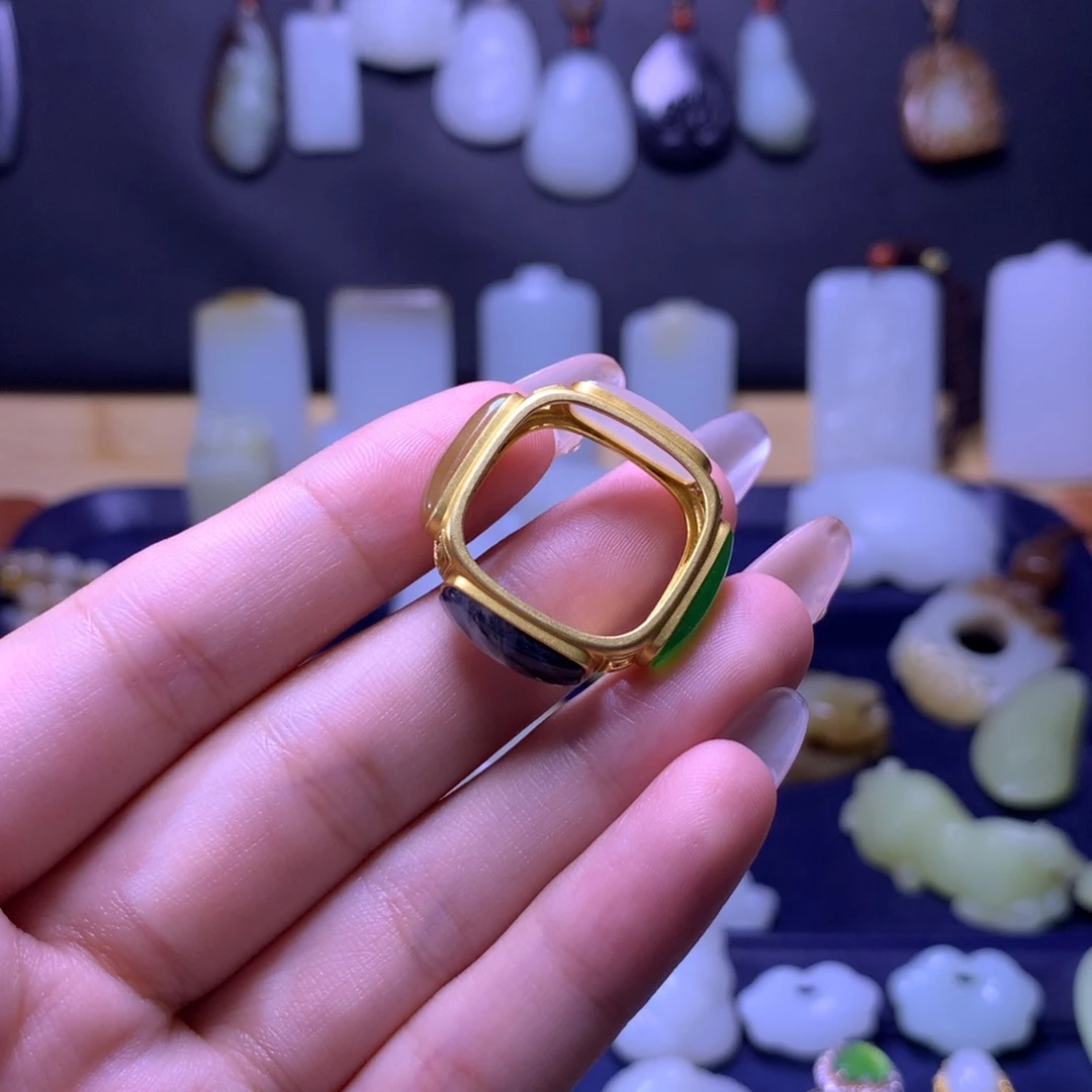 和田玉18K金镶嵌挂件