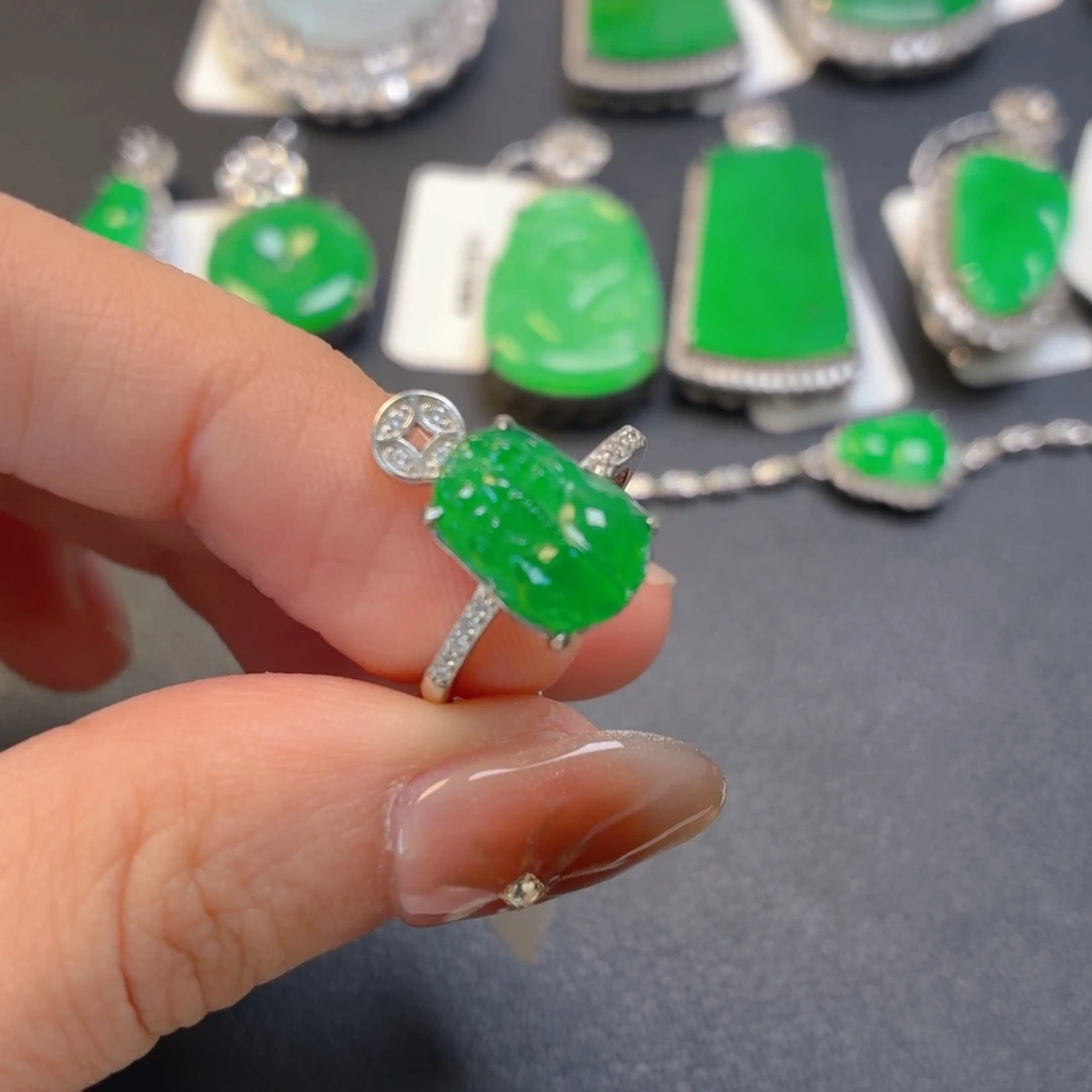 @***子翡翠银S925镶嵌颈饰