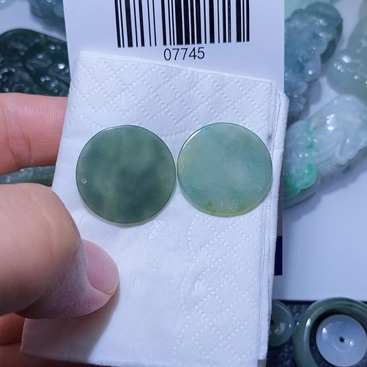 翡翠未镶嵌颈饰天光墟翡翠市场现金代购