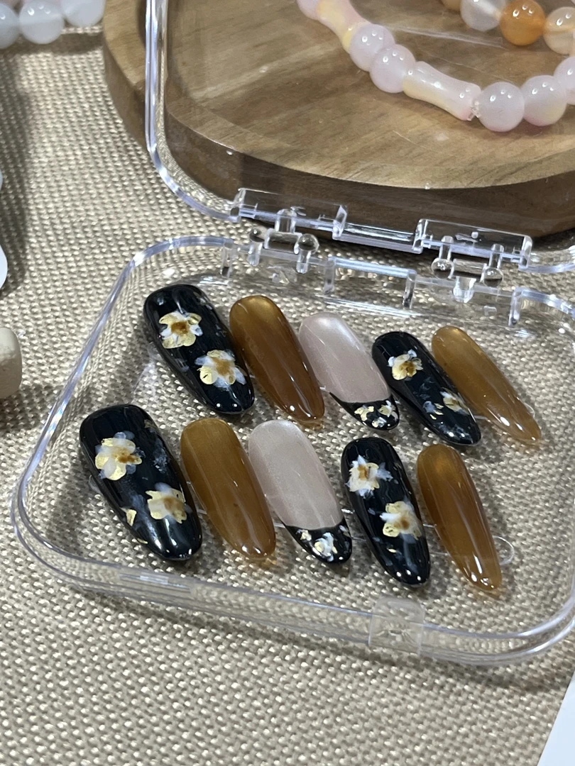 主播制作手工穿戴甲
