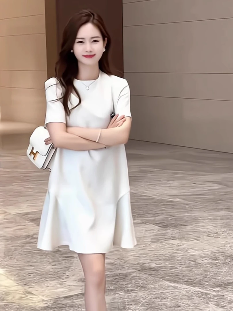 法式大码连衣裙胖MM女气质宽松中短裙纯色高雅百搭小众短袖鱼尾裙