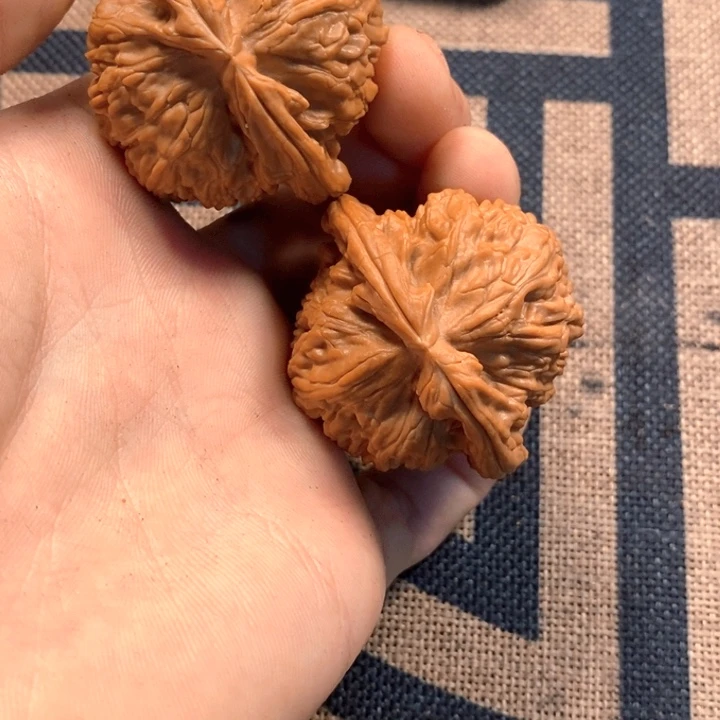 文玩核桃吊坠全品白狮子