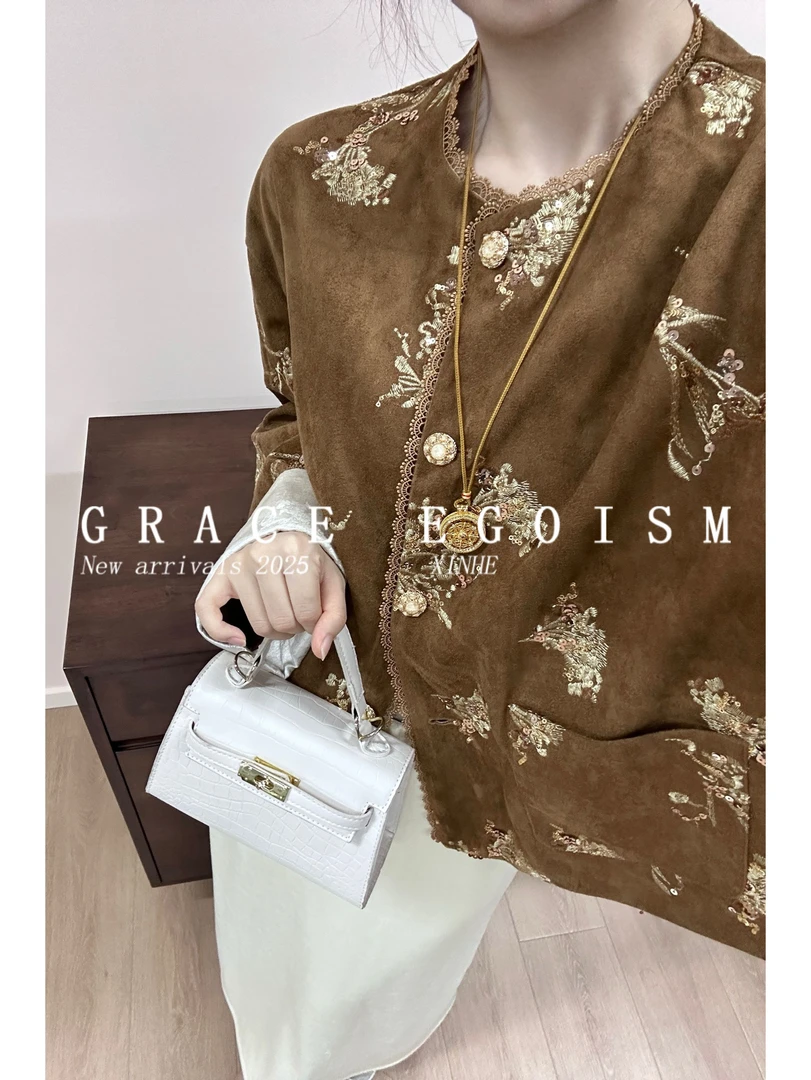 金禾【金禾专属】秋款国风钉珠刺绣蕾丝花边拼接上衣3694