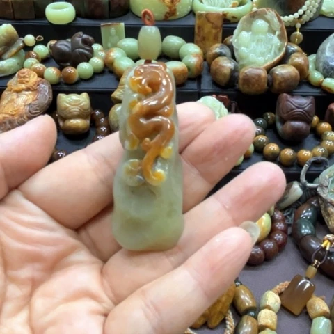 岫岩河磨玉（透闪石质玉）未镶嵌挂件