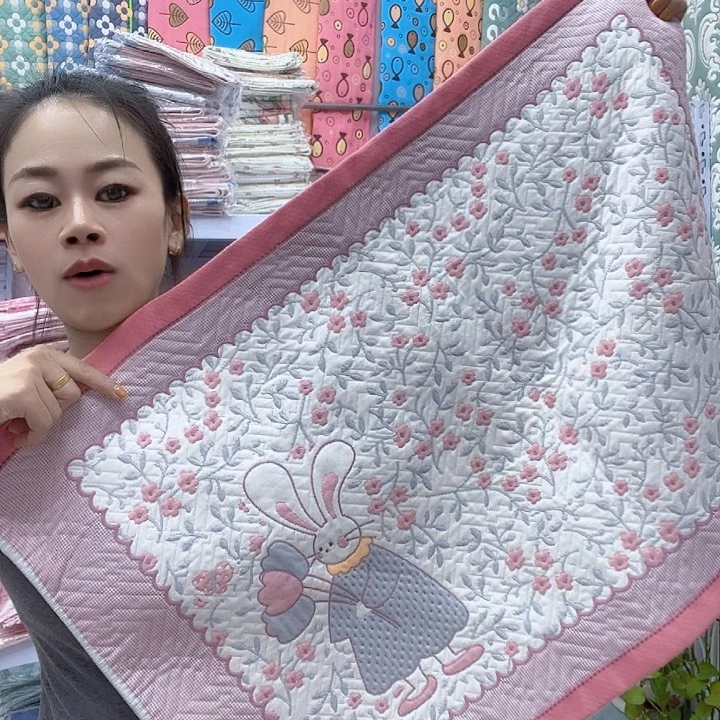 棉粉色小花兔纯棉
