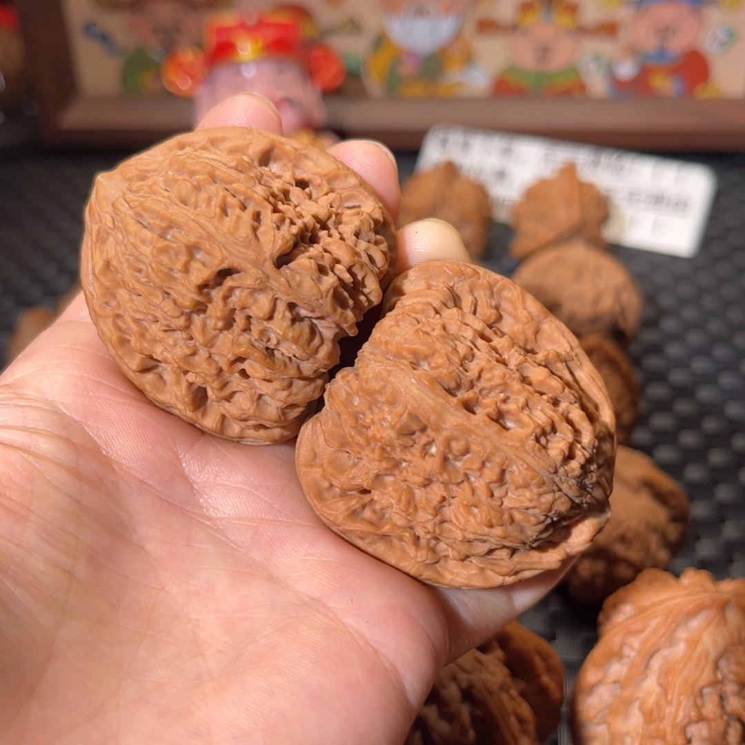 会***彤核桃文玩南疆石42+