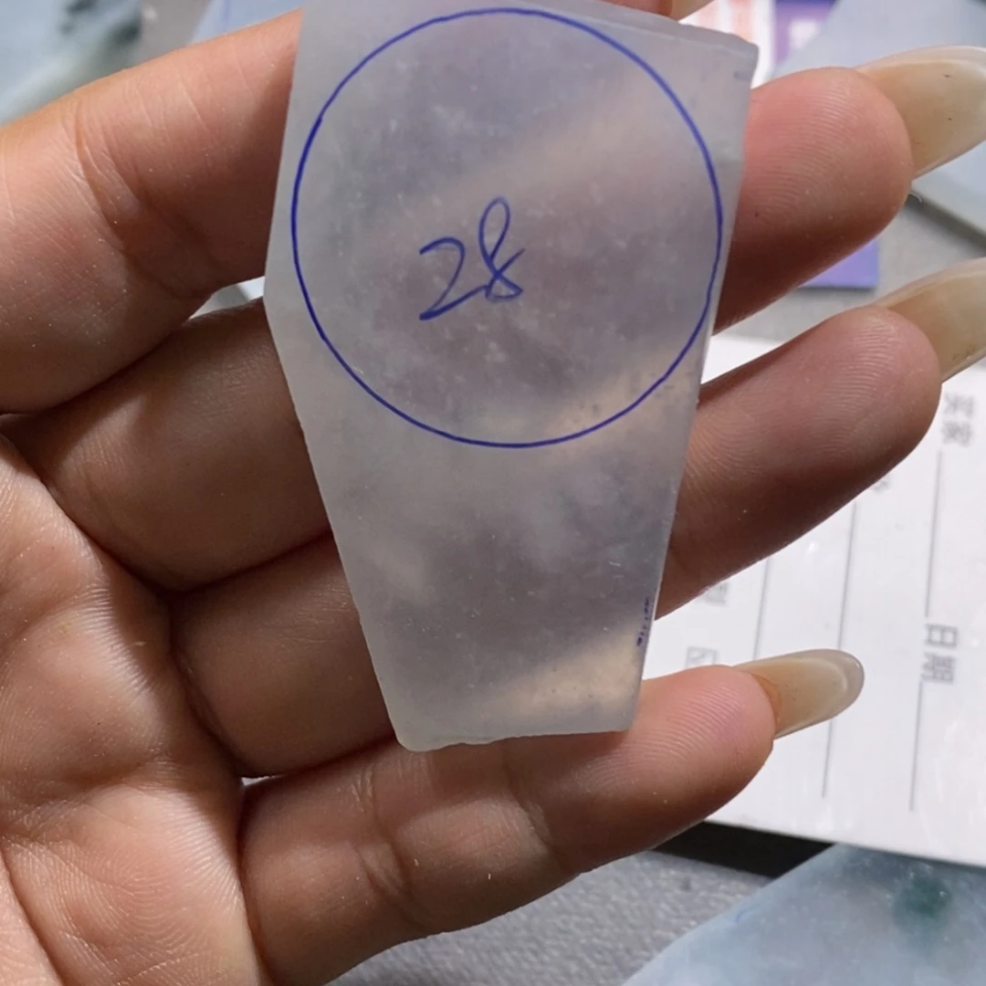 未镶嵌挂件翡翠泡**.
