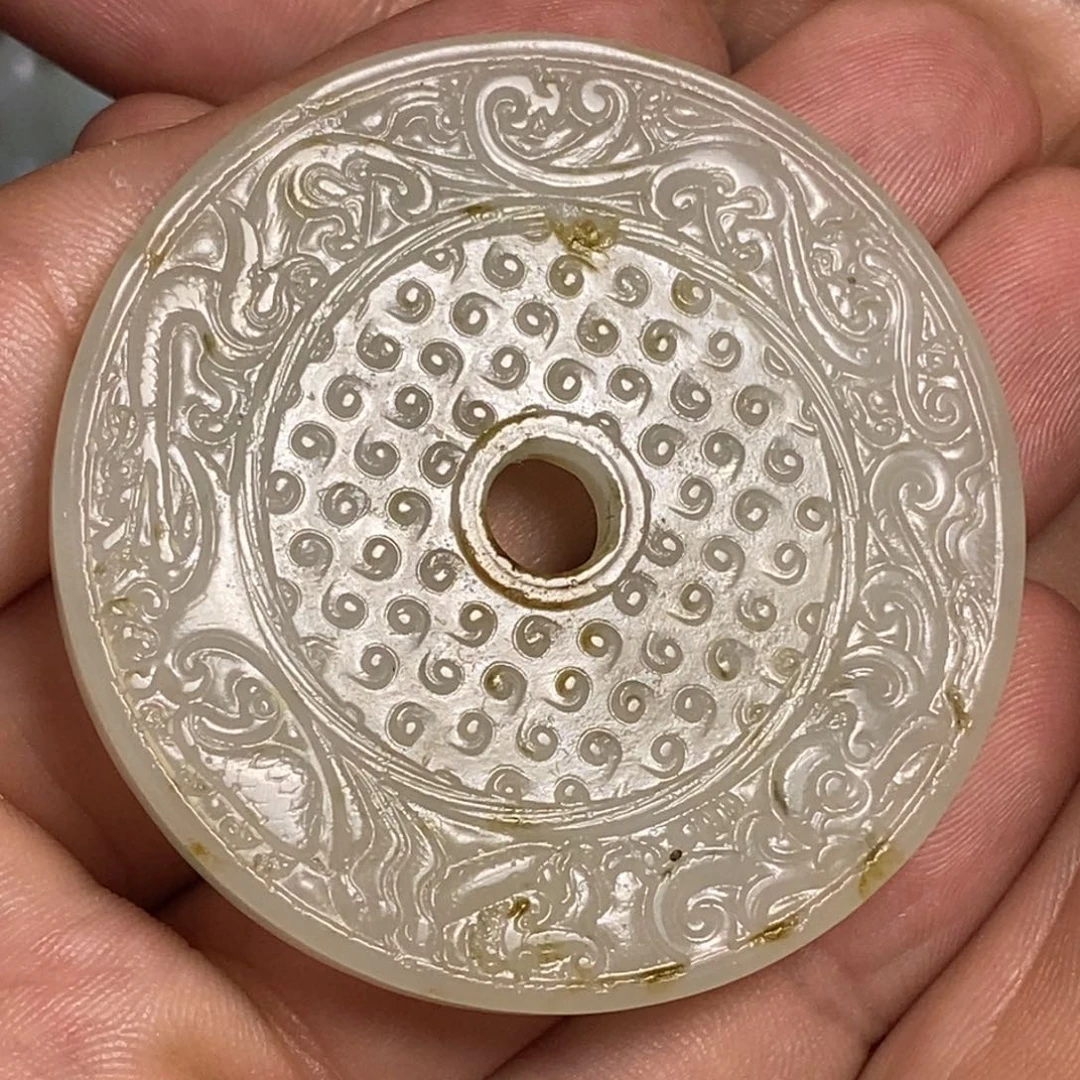 和田玉未镶嵌颈饰风**虹