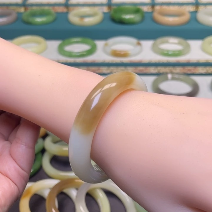 和田玉手镯未镶嵌54