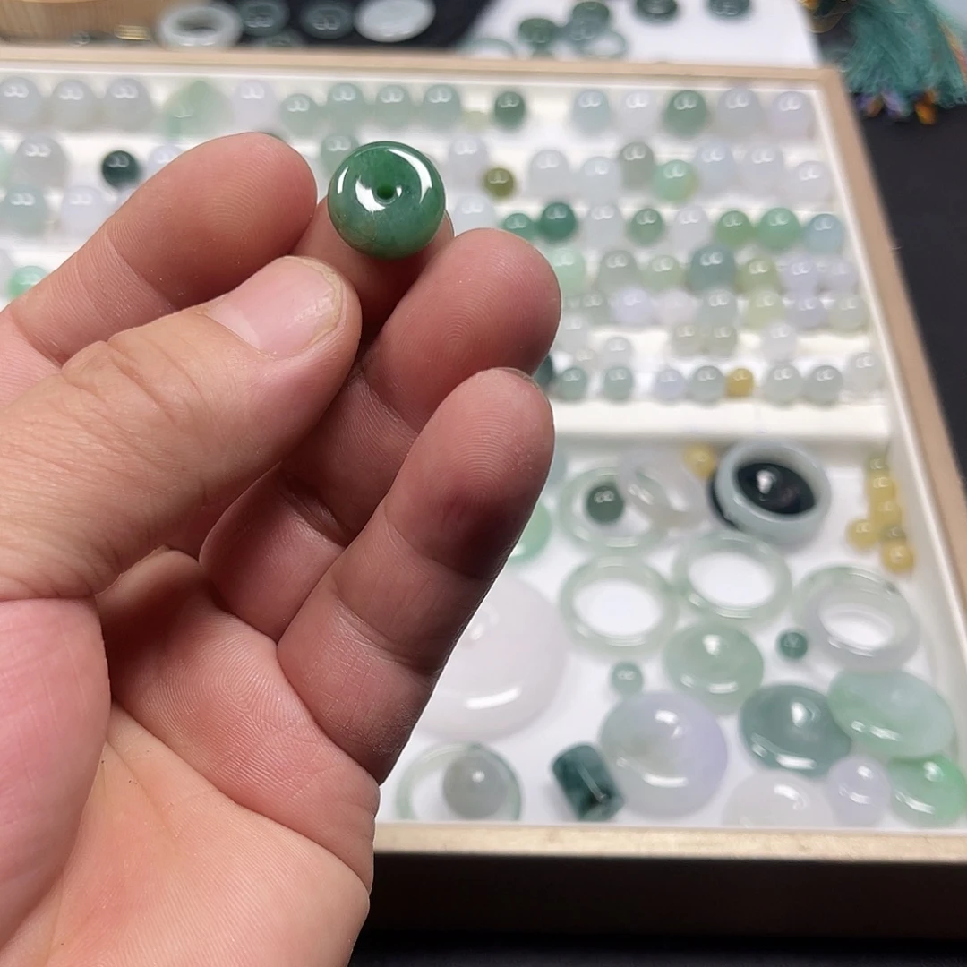 舵***手翡翠未镶嵌吊坠(不含链)