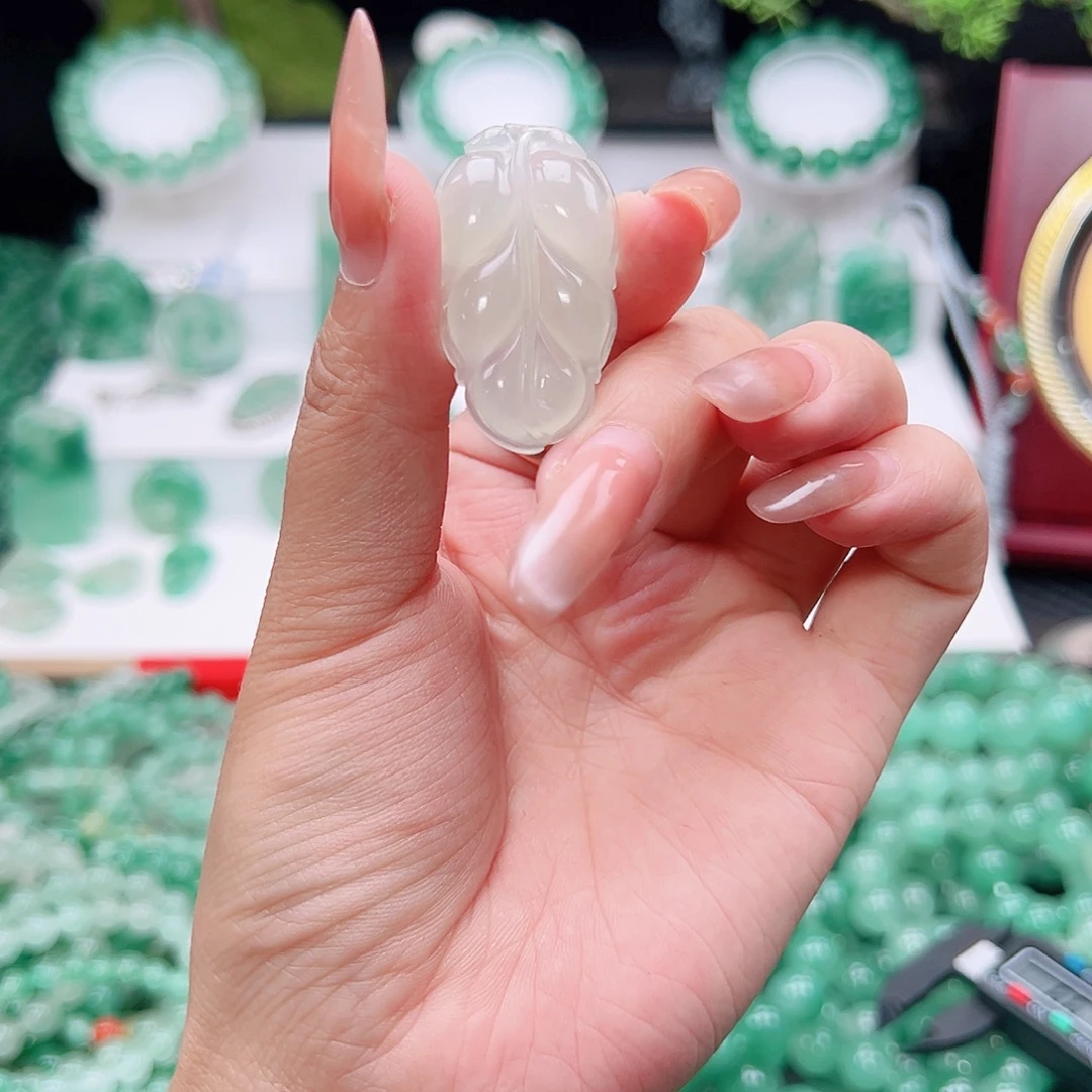 石英质玉（非洲翠）未镶嵌吊坠(赠链)