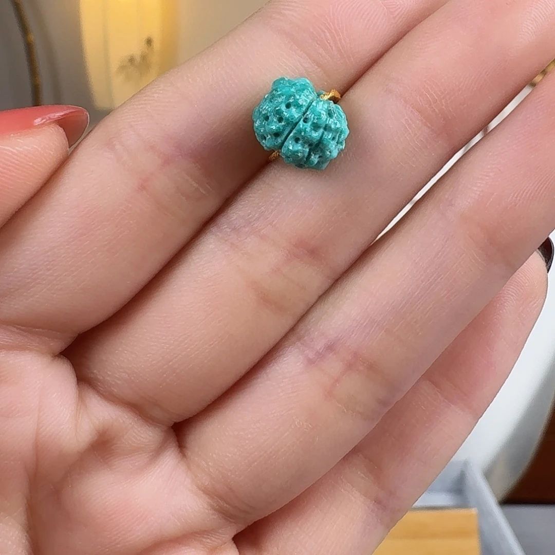 绿松石未镶嵌挂件