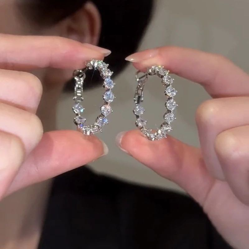 铜合金耳饰 精品/微镶锆石银色圆圈耳环银针女轻奢小众显瘦耳圈