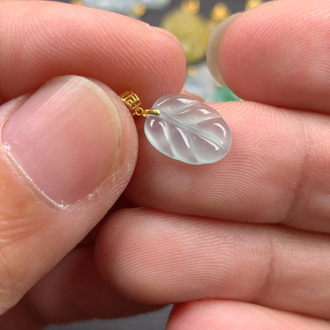 【闪购商品】颈饰18K金镶嵌翡翠翡翠