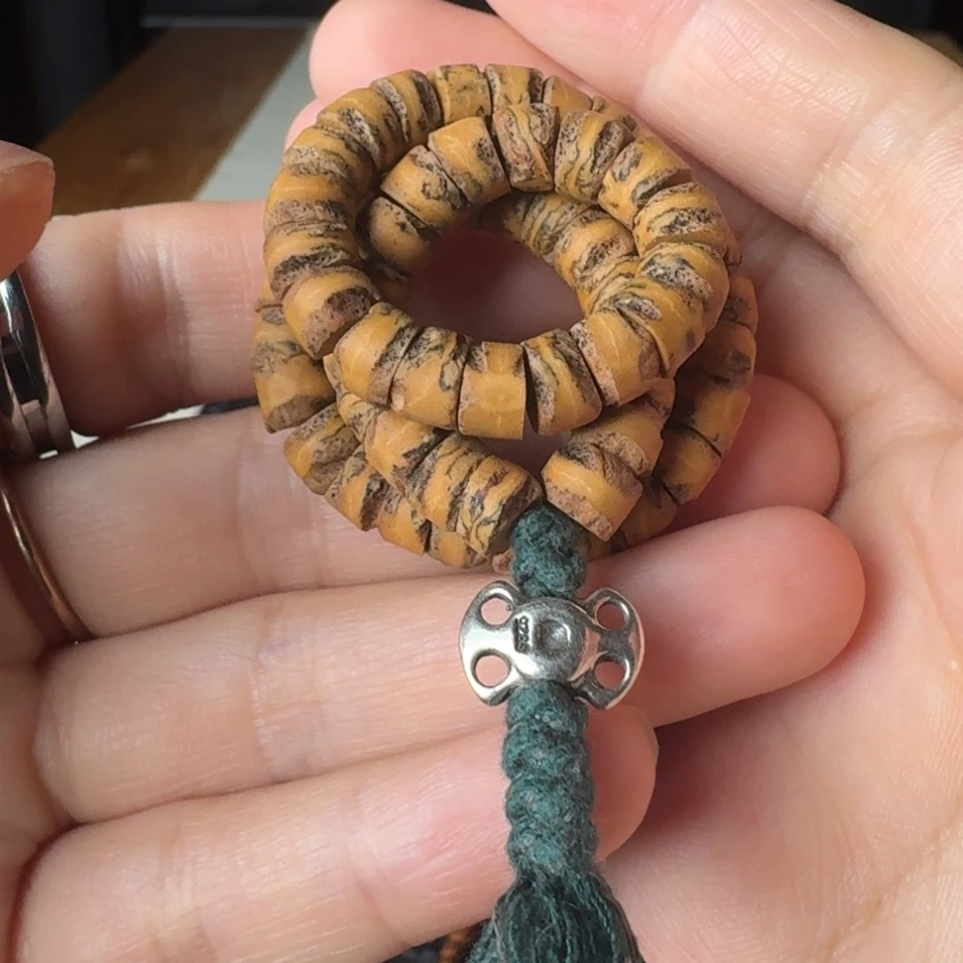 柏香籽/百香籽手串徐**?