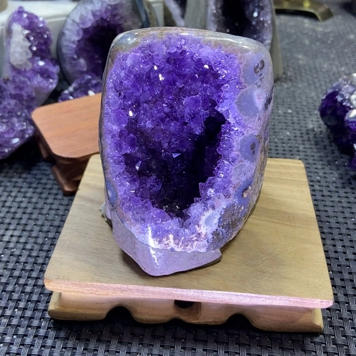 紫晶大型摆件（非配饰）未镶嵌小潘