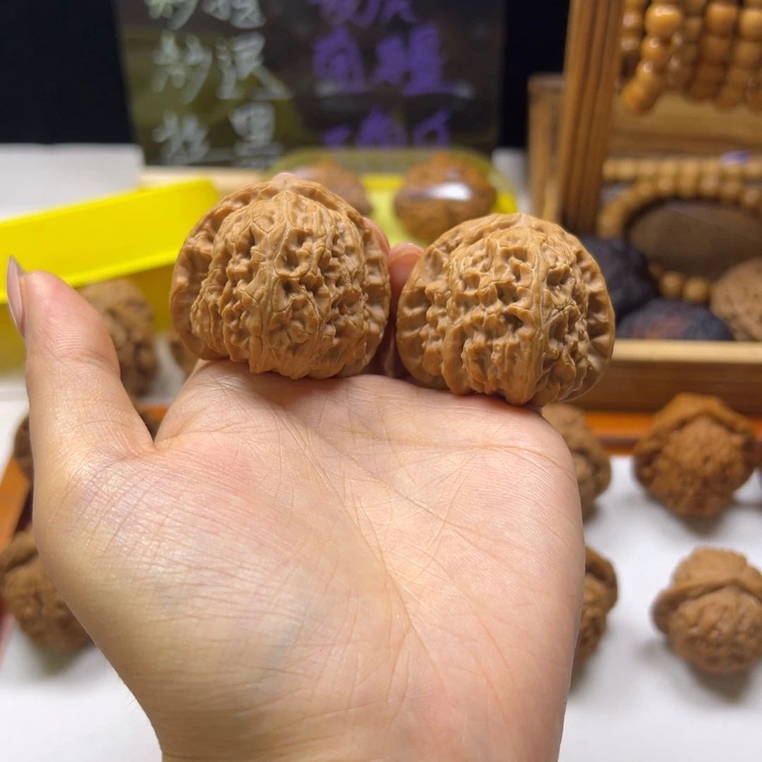 葫芦文玩核桃三角白41全品