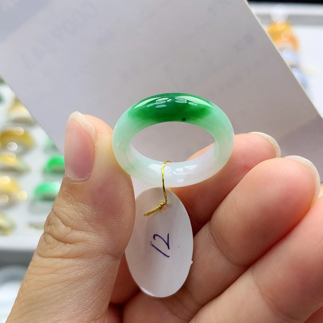 翡翠戒指未镶嵌12圈