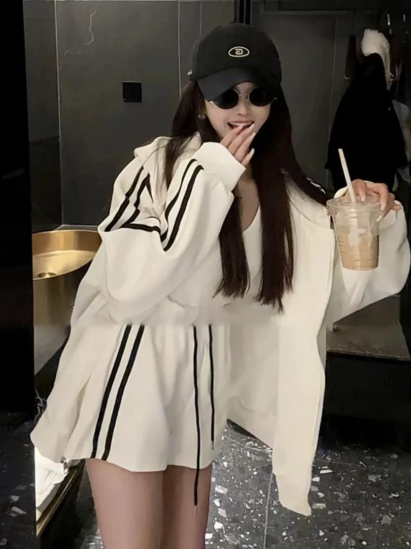 大码女装连帽运动套装女春新款韩版气质高腰宽松休闲短裤减龄套装