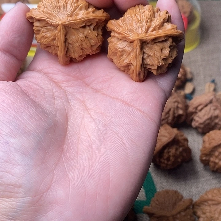 文玩核桃吊坠盘山丁奔