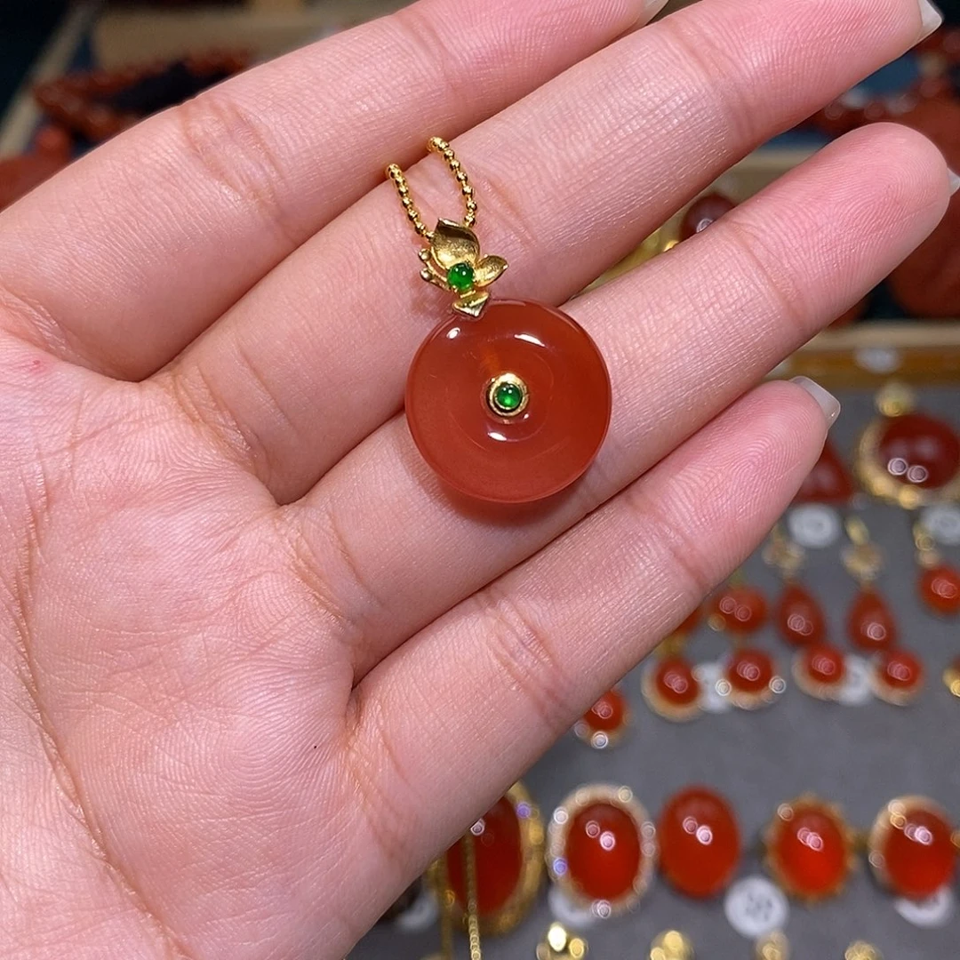 南红玛瑙18K金镶嵌颈饰