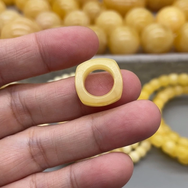 琥珀未镶嵌裸石蜜蜡